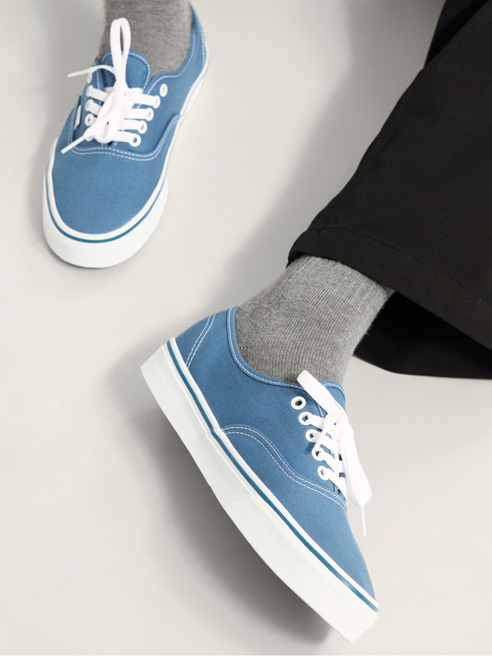 Vans Authentic Classic Low-Top Sneakers Slate Blue with White | 9